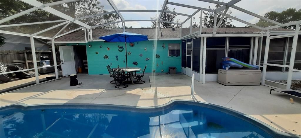 For Sale: $259,999 (3 beds, 2 baths, 1040 Square Feet)