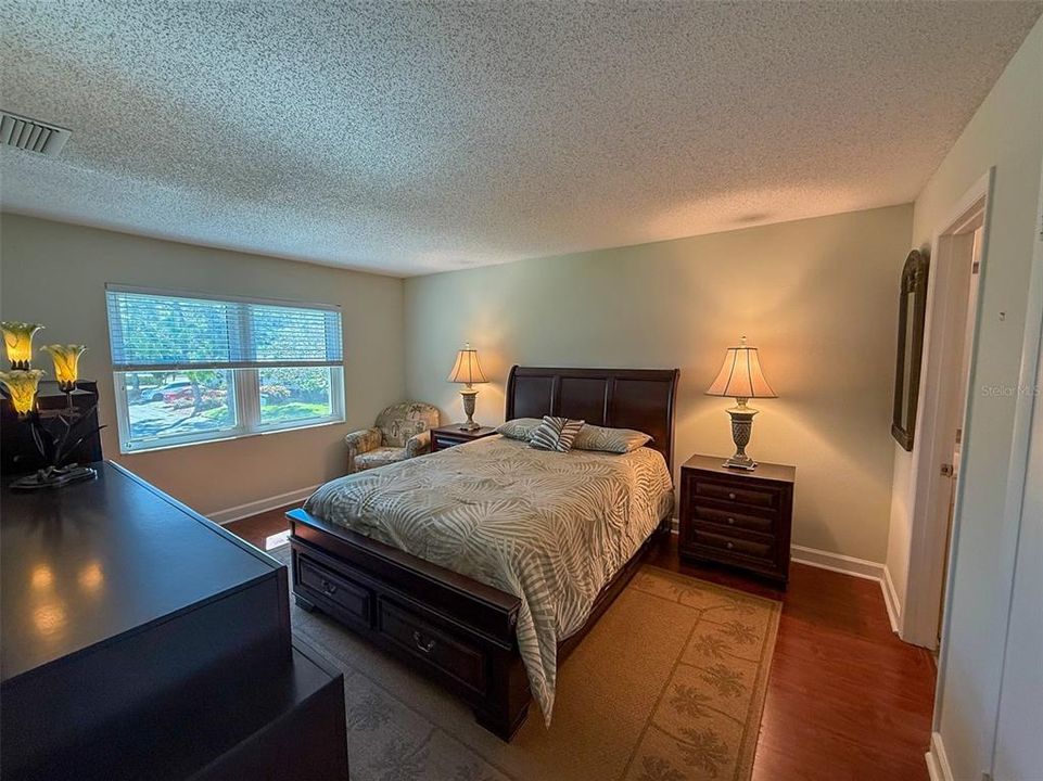 En Venta: $229,900 (2 camas, 2 baños, 1180 Pies cuadrados)