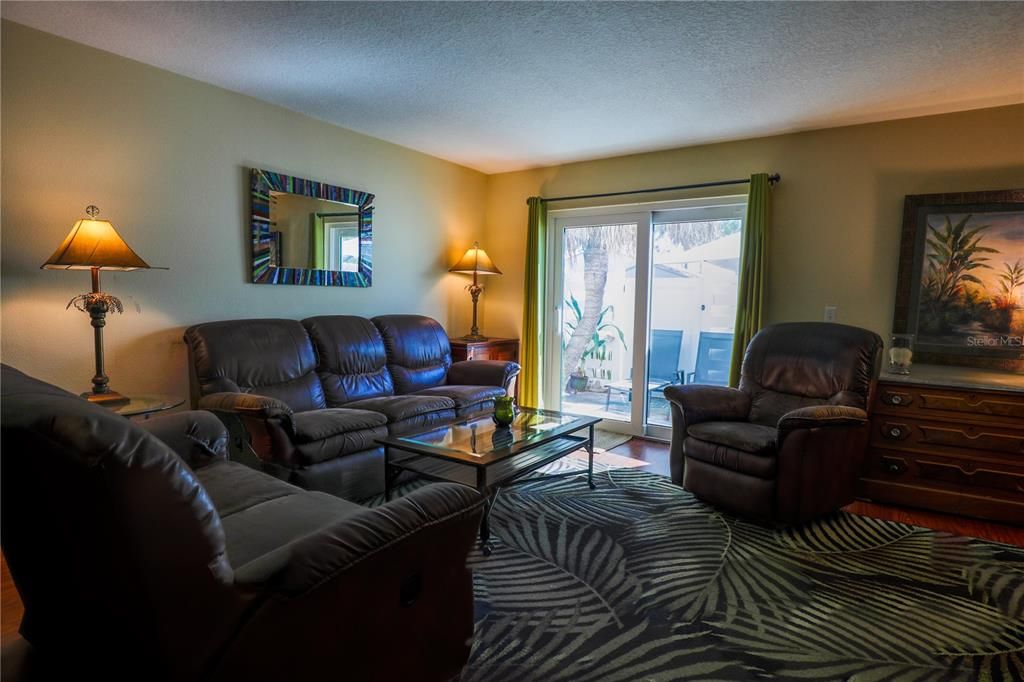 En Venta: $229,900 (2 camas, 2 baños, 1180 Pies cuadrados)