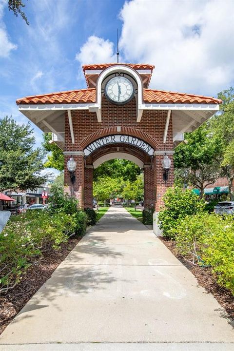 For Sale: $1,700,000 (4 beds, 3 baths, 4171 Square Feet)