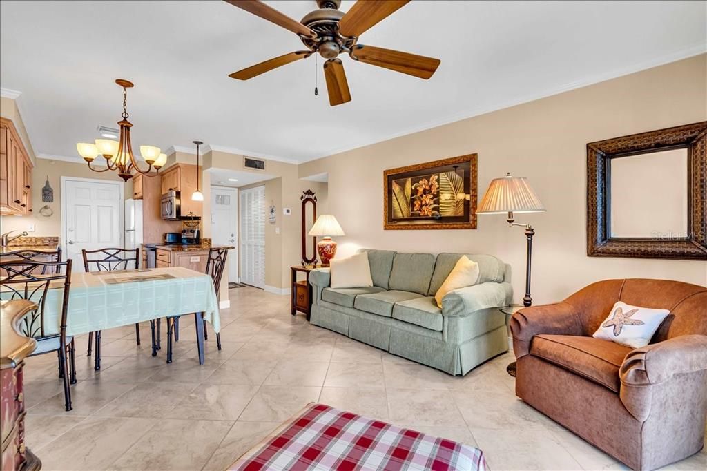 En Venta: $360,000 (2 camas, 2 baños, 927 Pies cuadrados)