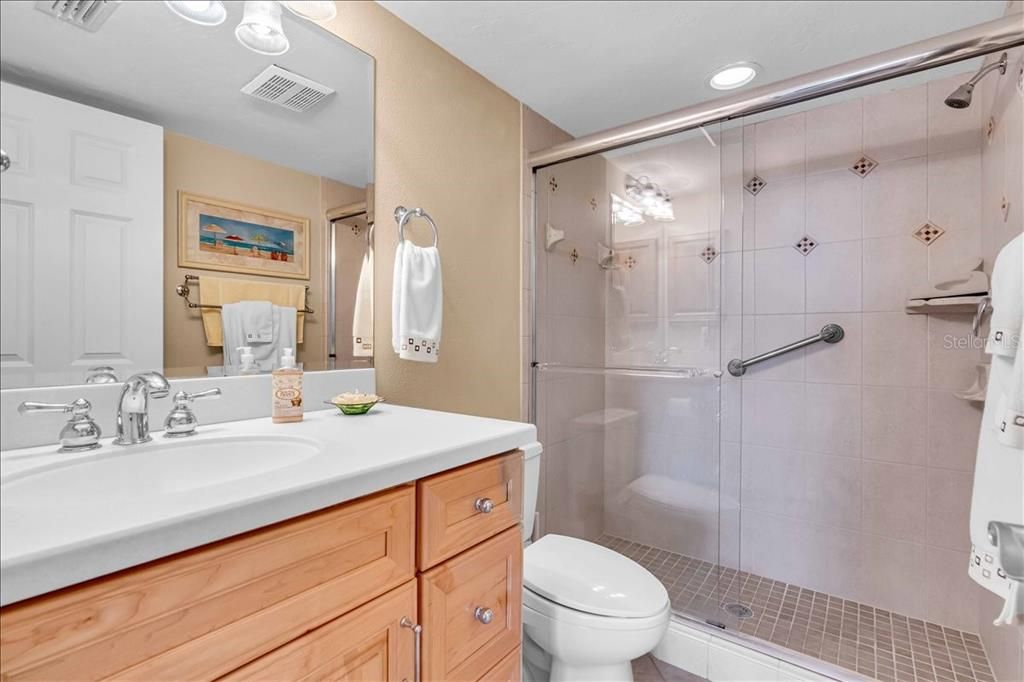 En Venta: $360,000 (2 camas, 2 baños, 927 Pies cuadrados)