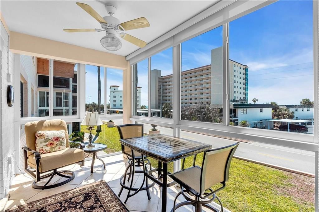 En Venta: $360,000 (2 camas, 2 baños, 927 Pies cuadrados)