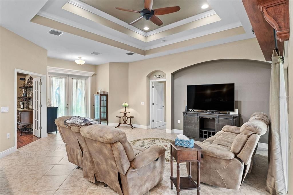 En Venta: $589,000 (3 camas, 2 baños, 1748 Pies cuadrados)