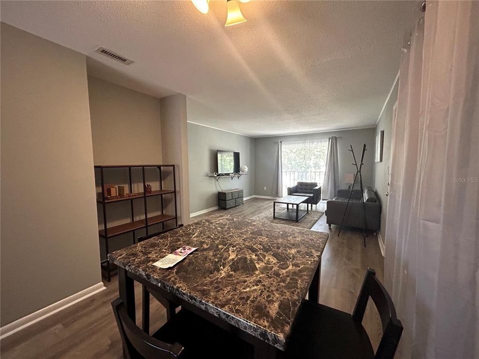 En Renta: $1,399 (2 camas, 2 baños, 900 Pies cuadrados)