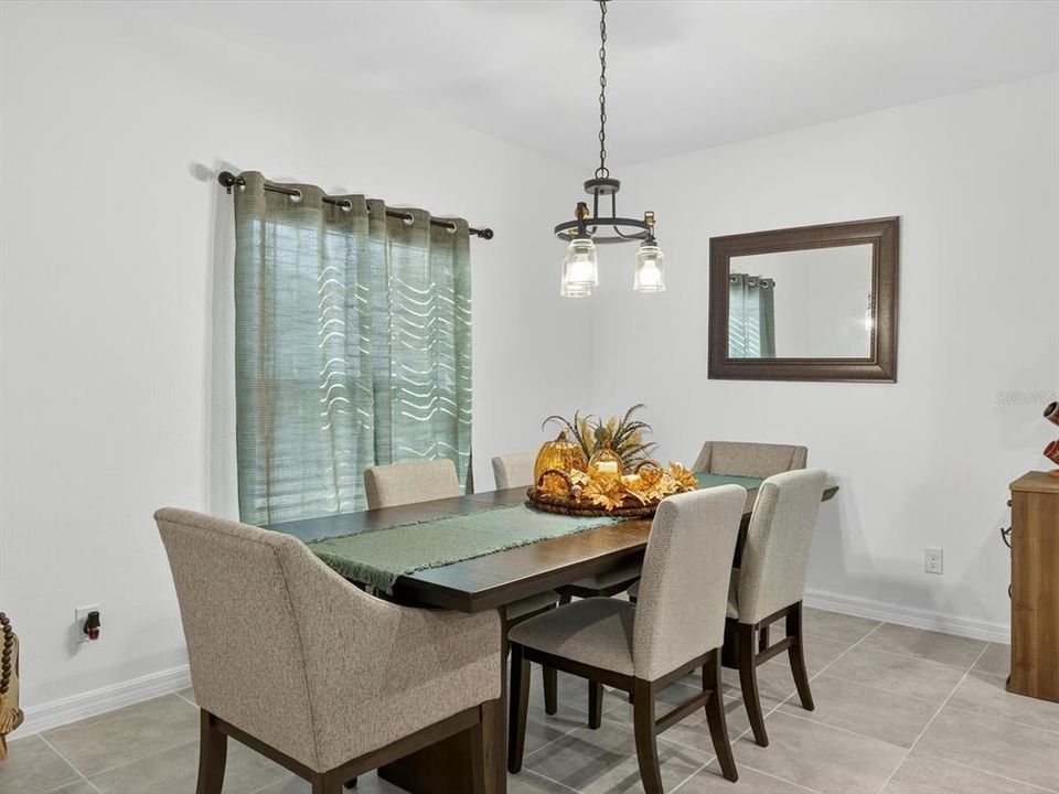 For Sale: $267,900 (3 beds, 2 baths, 1606 Square Feet)