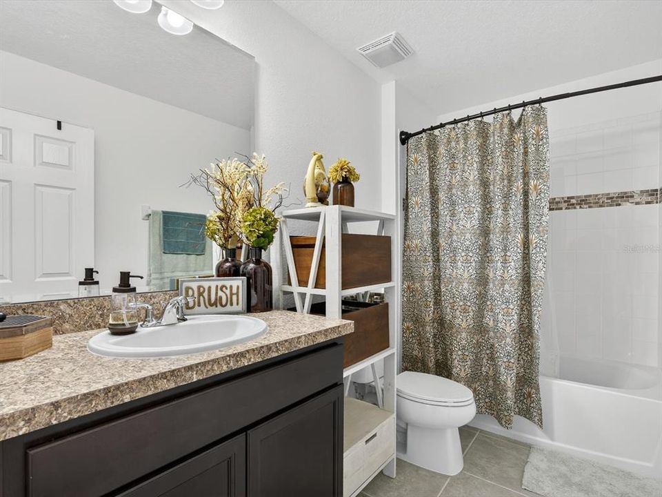 For Sale: $267,900 (3 beds, 2 baths, 1606 Square Feet)