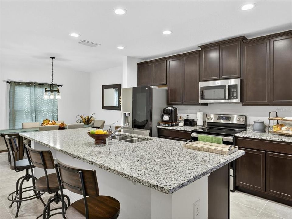 For Sale: $267,900 (3 beds, 2 baths, 1606 Square Feet)