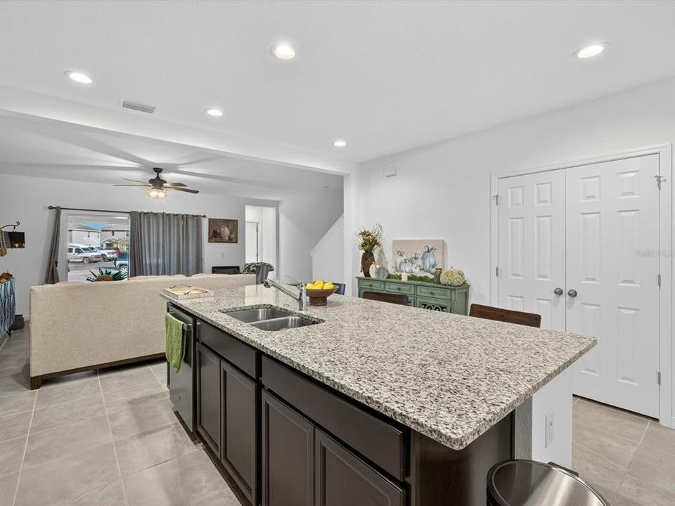 For Sale: $267,900 (3 beds, 2 baths, 1606 Square Feet)