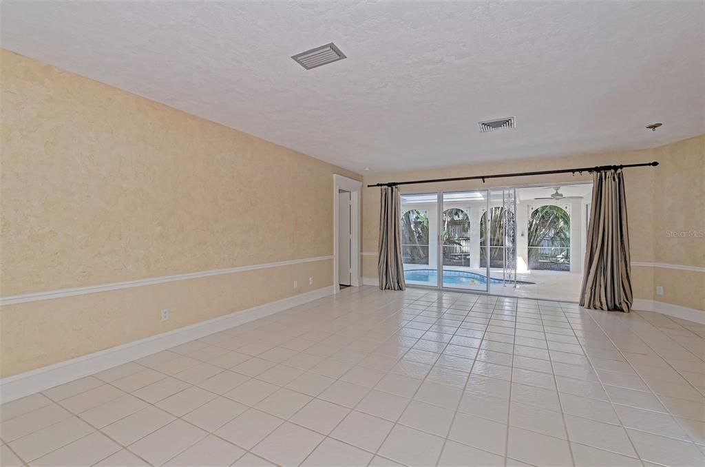 В аренду: $3,000 (3 спален, 3 ванн, 1743 Квадратных фут)