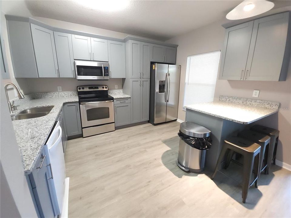 待售: $249,990 (3 贝兹, 2 浴室, 1306 平方英尺)