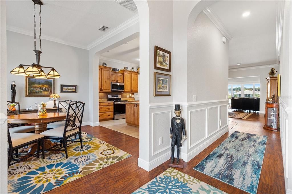 合同活跃: $649,000 (3 贝兹, 3 浴室, 2771 平方英尺)