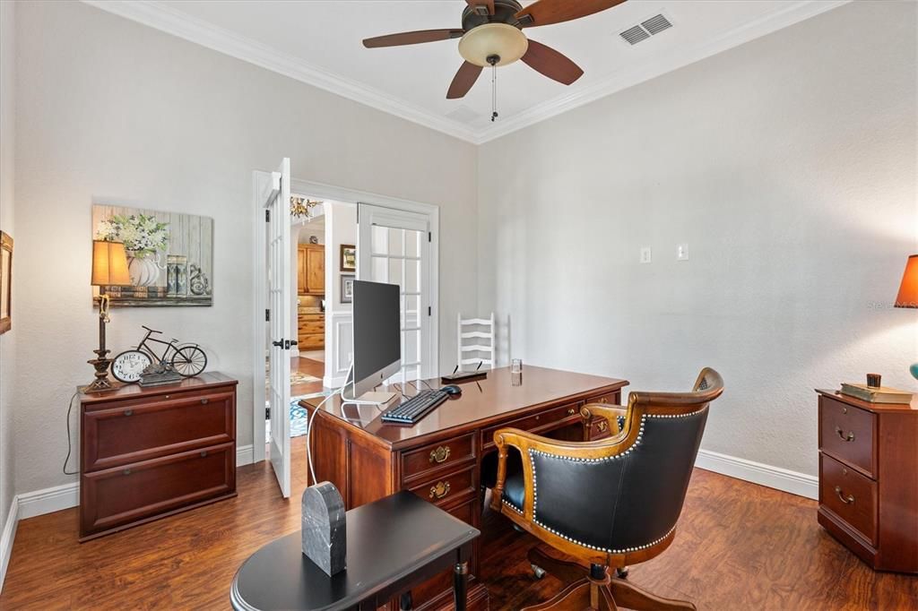 合同活跃: $649,000 (3 贝兹, 3 浴室, 2771 平方英尺)