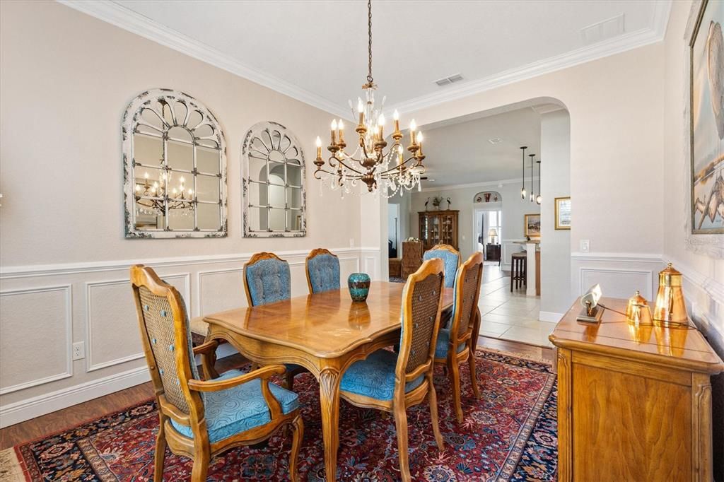 合同活跃: $649,000 (3 贝兹, 3 浴室, 2771 平方英尺)