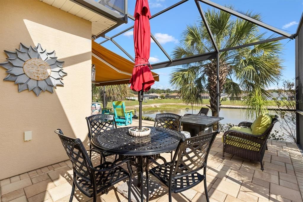 合同活跃: $649,000 (3 贝兹, 3 浴室, 2771 平方英尺)