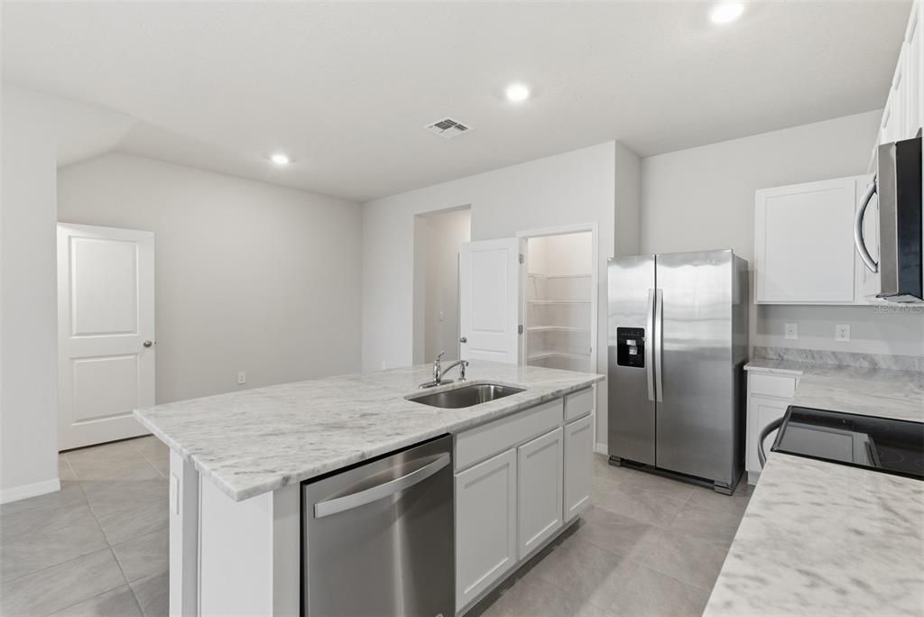 For Sale: $344,900 (3 beds, 2 baths, 1673 Square Feet)