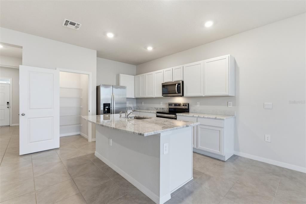 For Sale: $344,900 (3 beds, 2 baths, 1673 Square Feet)