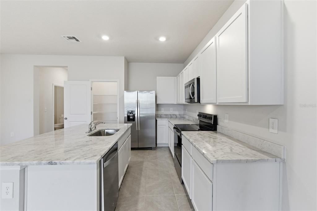 For Sale: $344,900 (3 beds, 2 baths, 1673 Square Feet)