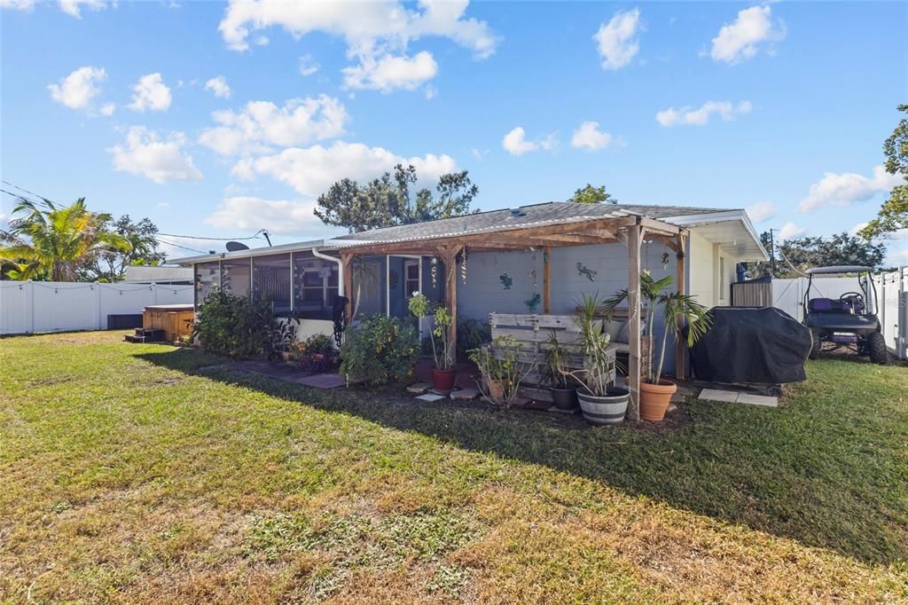 Activo con contrato: $340,000 (3 camas, 2 baños, 1399 Pies cuadrados)