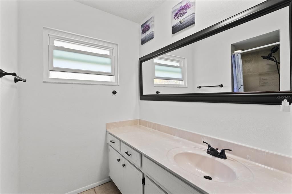 Activo con contrato: $340,000 (3 camas, 2 baños, 1399 Pies cuadrados)