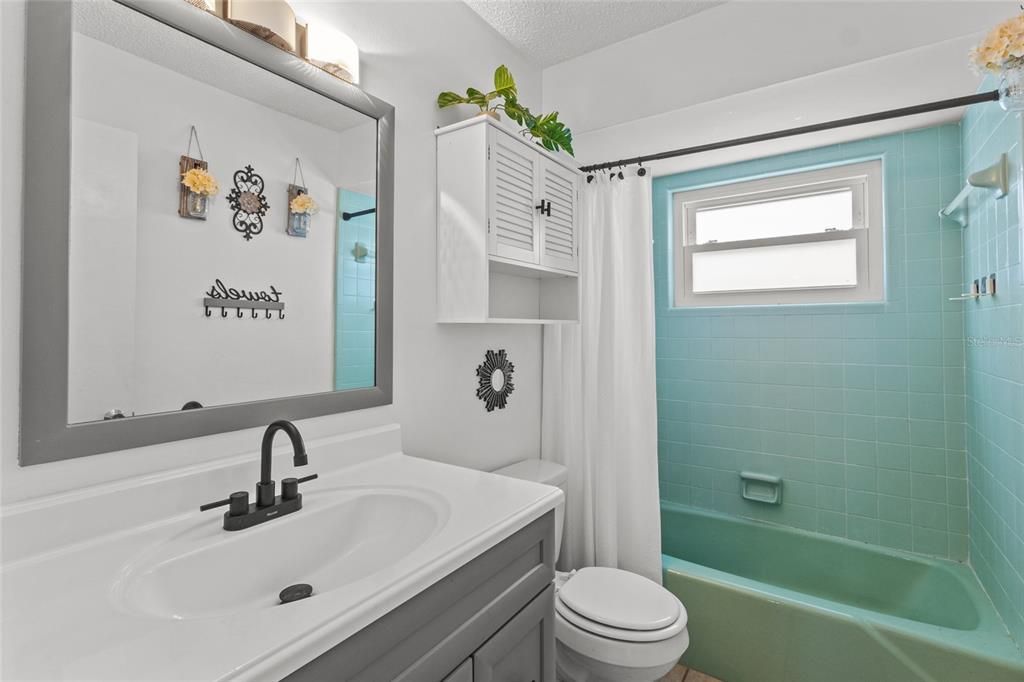 Activo con contrato: $340,000 (3 camas, 2 baños, 1399 Pies cuadrados)