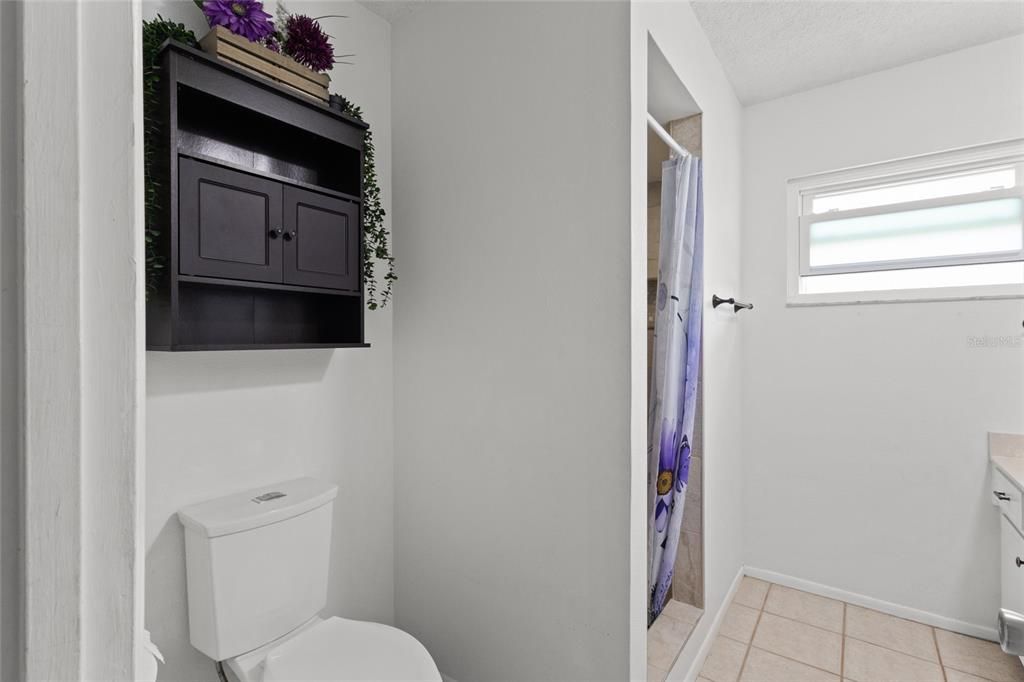 Activo con contrato: $340,000 (3 camas, 2 baños, 1399 Pies cuadrados)