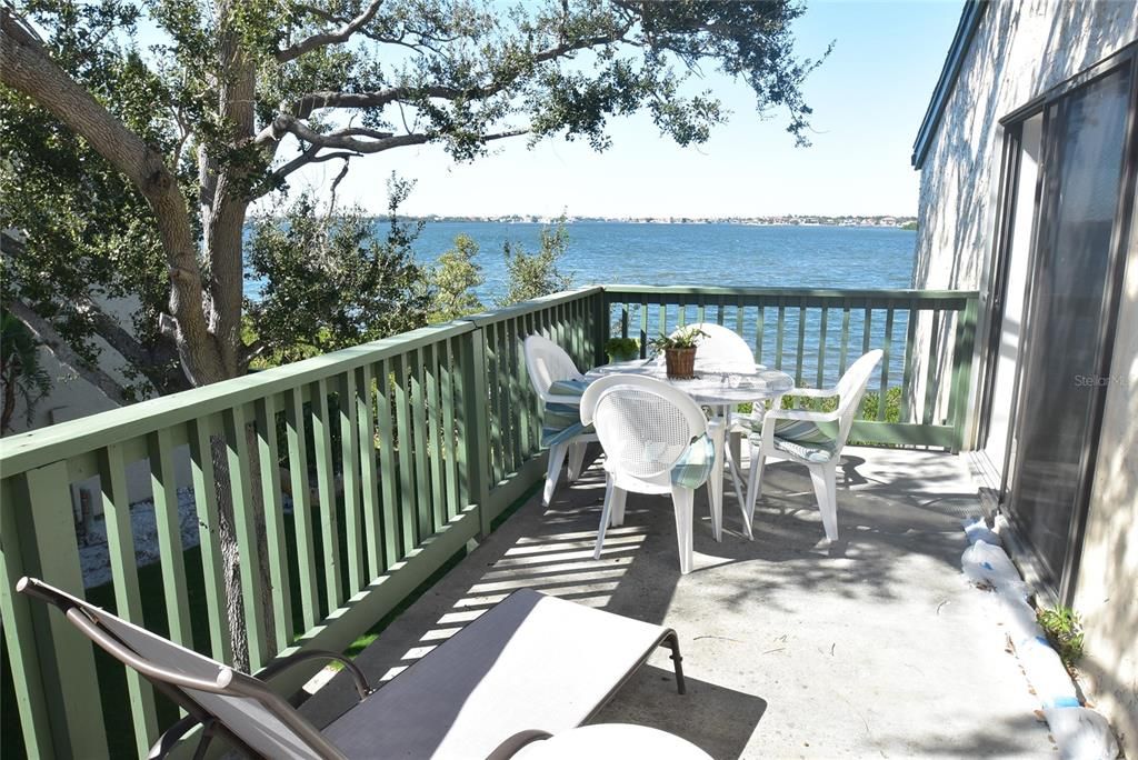 出租: $6,000 (3 贝兹, 2 浴室, 1902 平方英尺)