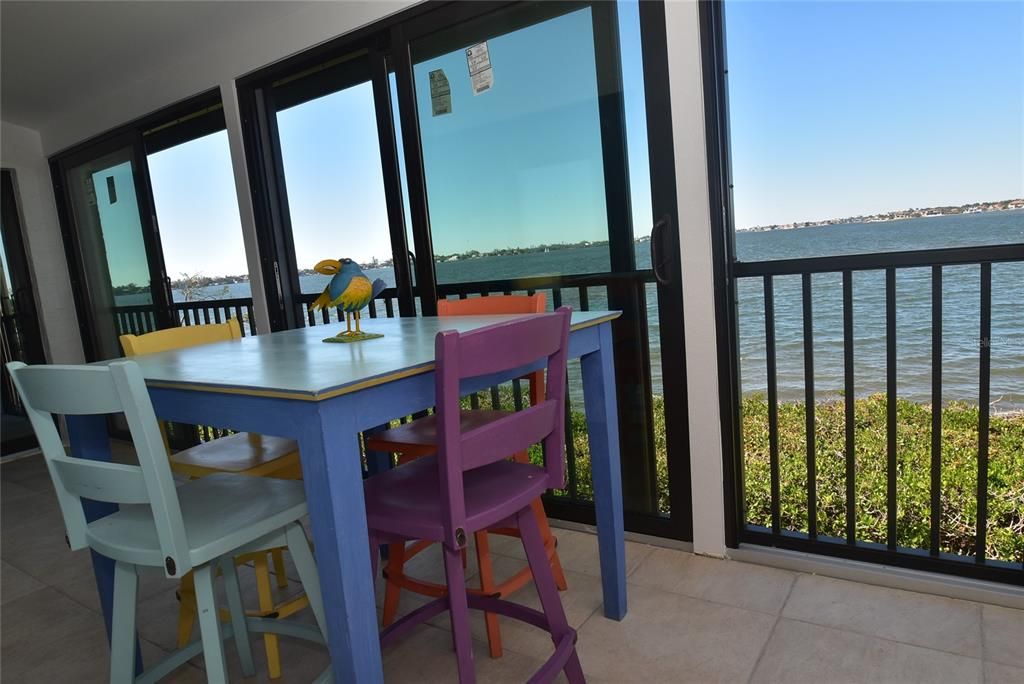 出租: $6,000 (3 贝兹, 2 浴室, 1902 平方英尺)