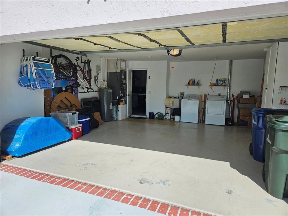 For Rent: $3,600 (3 beds, 3 baths, 1901 Square Feet)