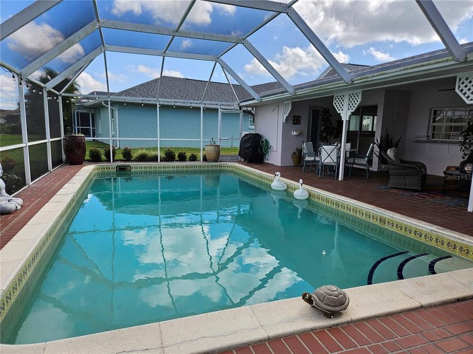 For Rent: $3,600 (3 beds, 3 baths, 1901 Square Feet)