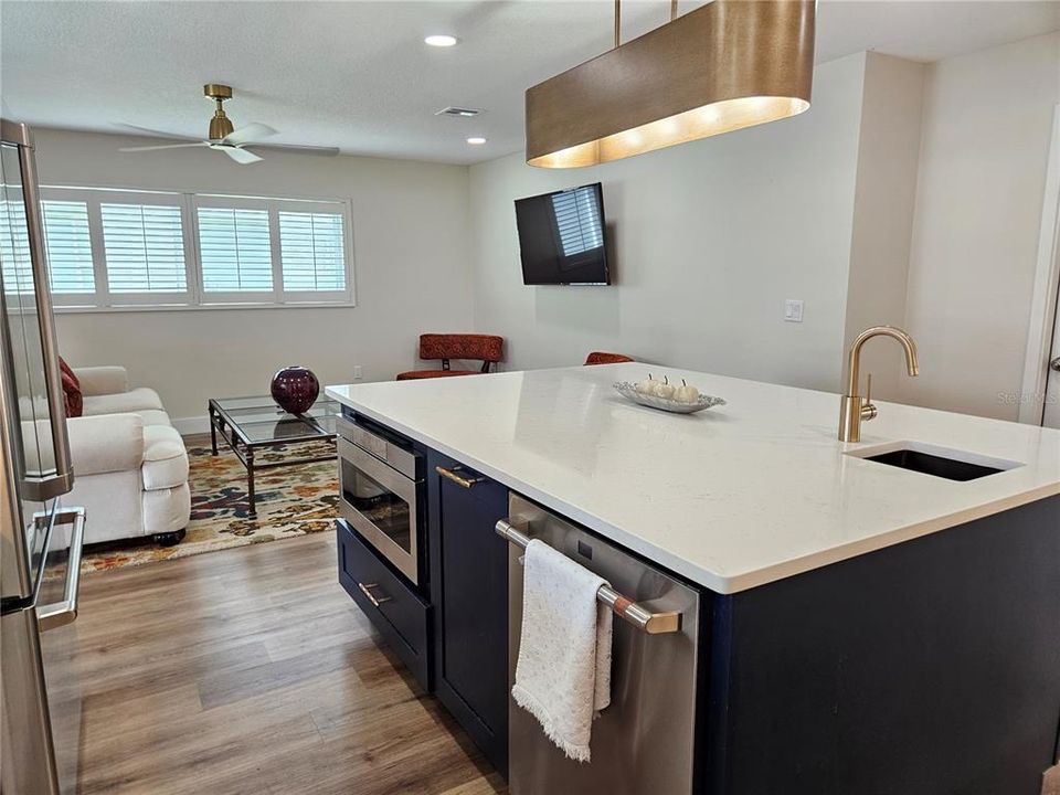 For Rent: $3,600 (3 beds, 3 baths, 1901 Square Feet)