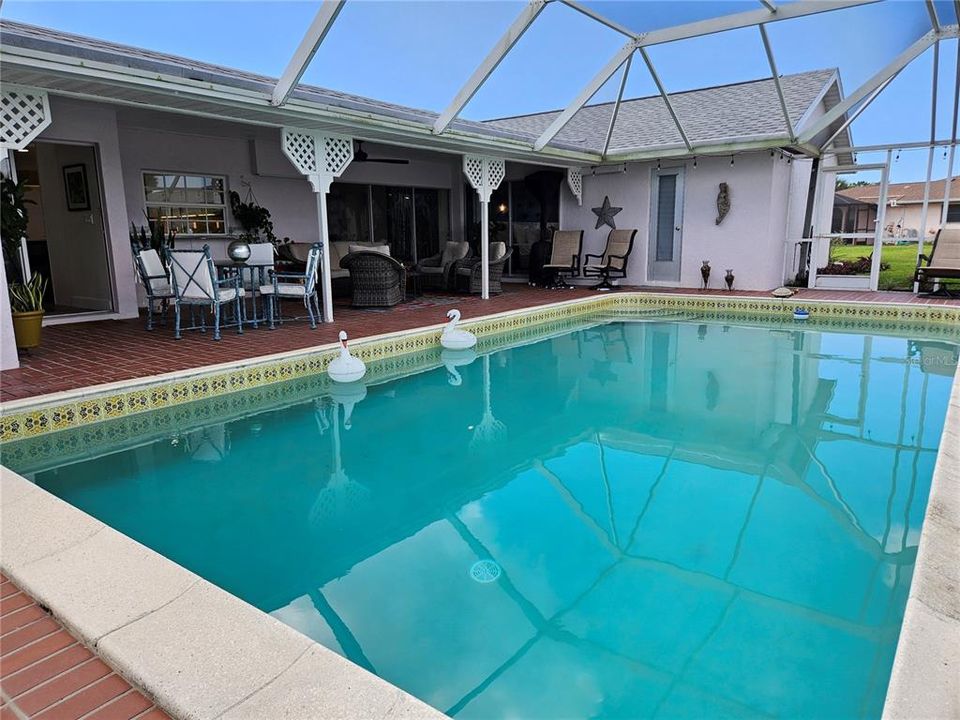 For Rent: $3,600 (3 beds, 3 baths, 1901 Square Feet)