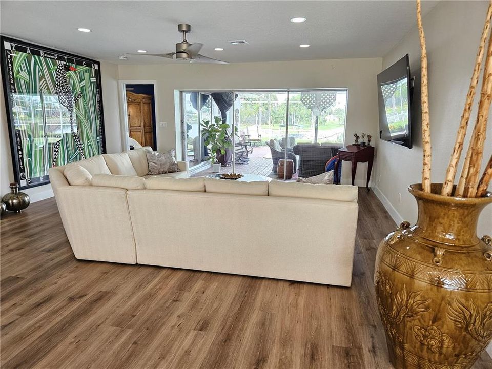 For Rent: $3,600 (3 beds, 3 baths, 1901 Square Feet)