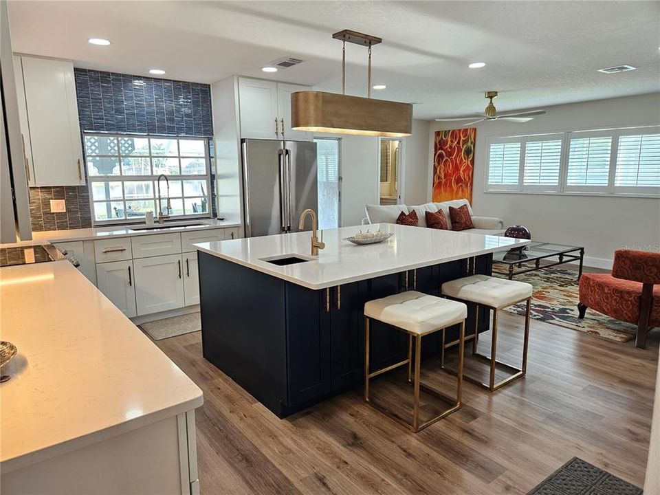 For Rent: $3,600 (3 beds, 3 baths, 1901 Square Feet)