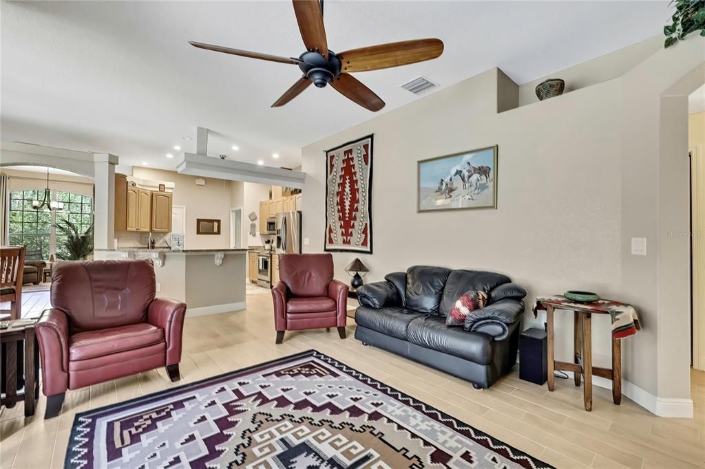 待售: $473,000 (3 贝兹, 2 浴室, 2002 平方英尺)