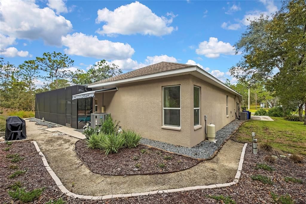 待售: $473,000 (3 贝兹, 2 浴室, 2002 平方英尺)