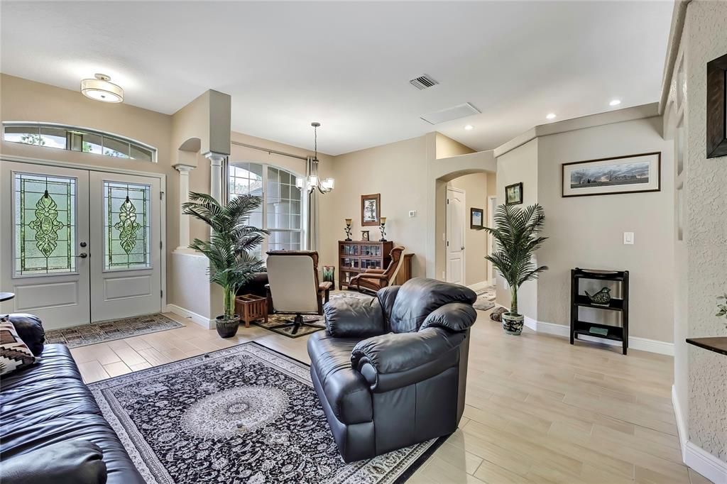 待售: $473,000 (3 贝兹, 2 浴室, 2002 平方英尺)