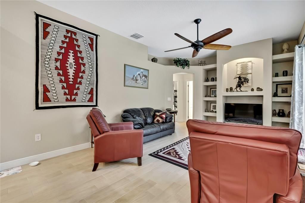 待售: $473,000 (3 贝兹, 2 浴室, 2002 平方英尺)