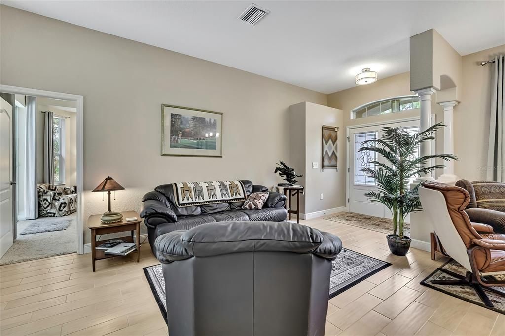 待售: $473,000 (3 贝兹, 2 浴室, 2002 平方英尺)