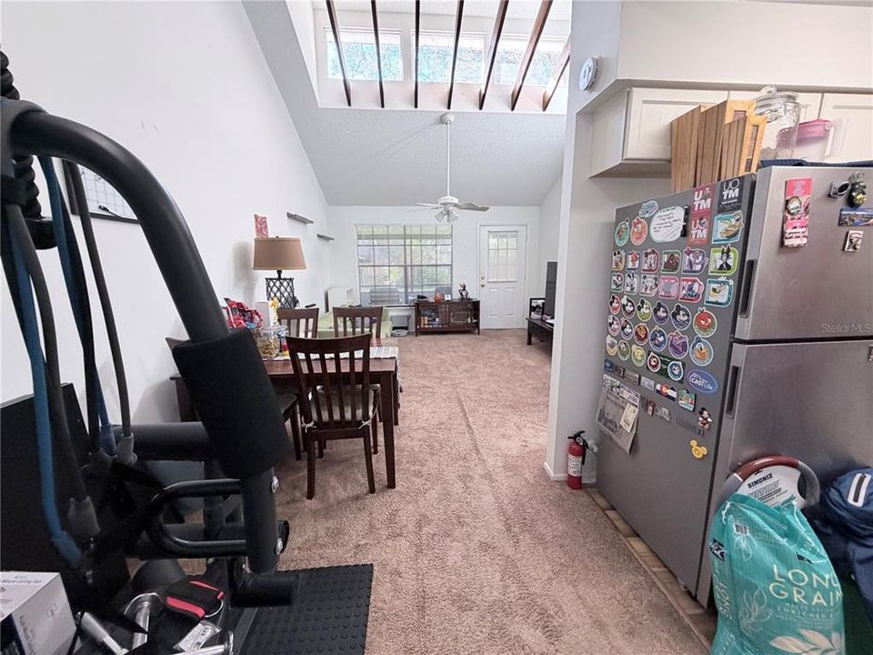 待售: $165,000 (2 贝兹, 2 浴室, 939 平方英尺)