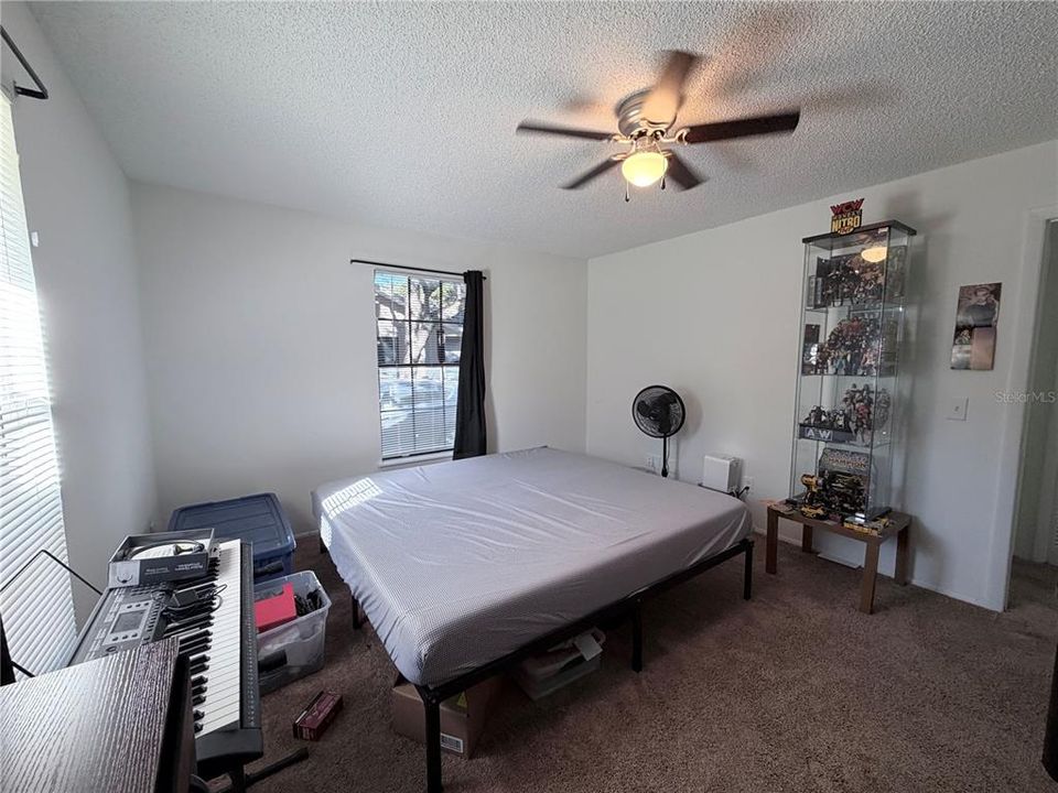 待售: $165,000 (2 贝兹, 2 浴室, 939 平方英尺)