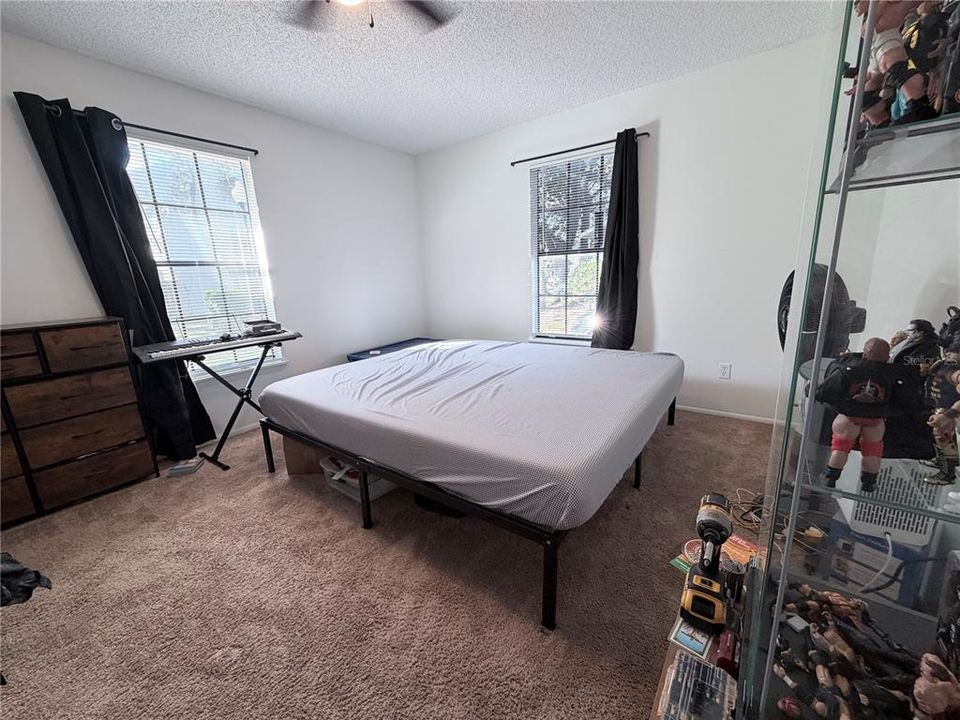 待售: $165,000 (2 贝兹, 2 浴室, 939 平方英尺)