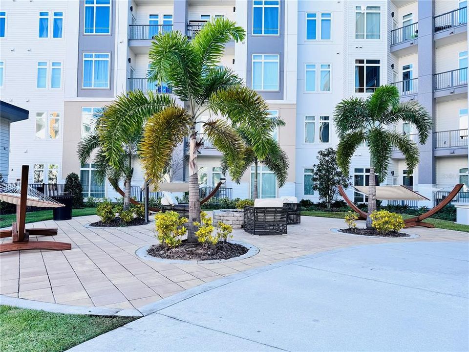 For Rent: $2,090 (2 beds, 2 baths, 978 Square Feet)