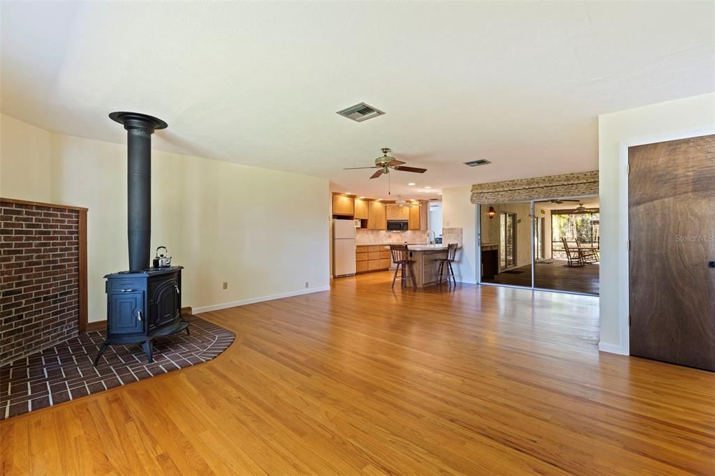 待售: $970,000 (5 贝兹, 2 浴室, 2544 平方英尺)