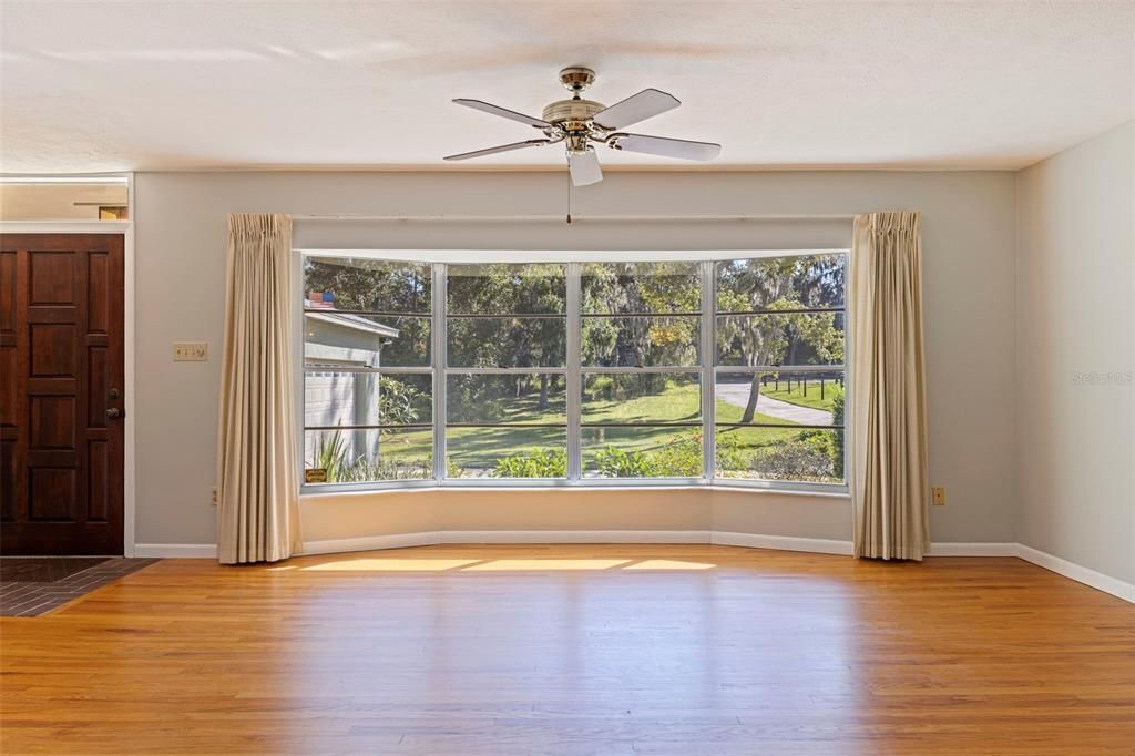 待售: $970,000 (5 贝兹, 2 浴室, 2544 平方英尺)