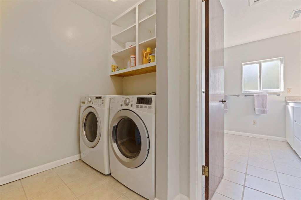 待售: $970,000 (5 贝兹, 2 浴室, 2544 平方英尺)