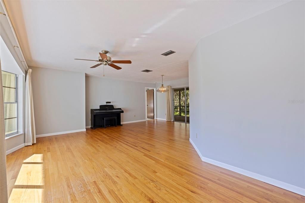 待售: $970,000 (5 贝兹, 2 浴室, 2544 平方英尺)