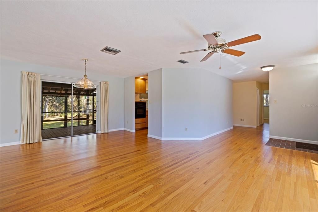 待售: $970,000 (5 贝兹, 2 浴室, 2544 平方英尺)