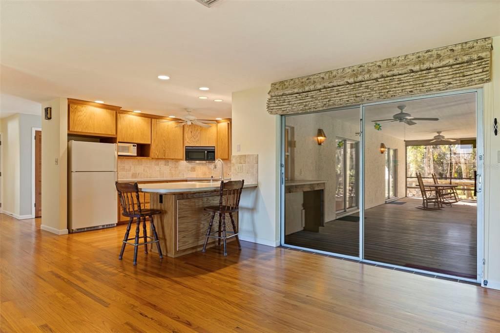 待售: $970,000 (5 贝兹, 2 浴室, 2544 平方英尺)