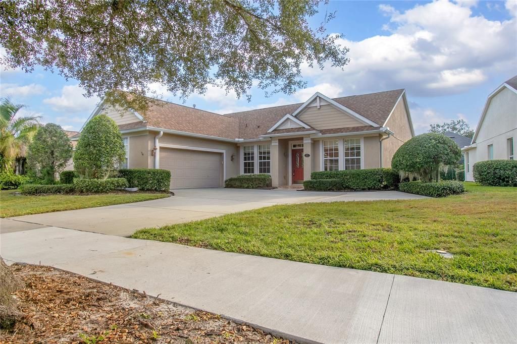 合同活跃: $359,000 (3 贝兹, 2 浴室, 2240 平方英尺)